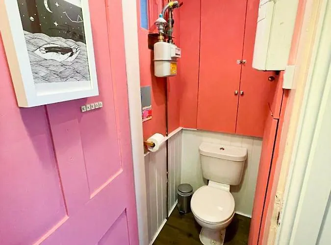 Open Plan 2 Bed Apt, Near Castle אדינבורו