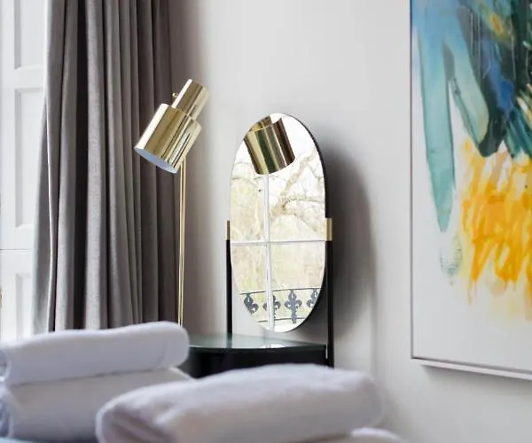 Magnificent Georgian 3-bedroom In New Town Edinburgh