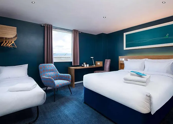 Travelodge Rose Street 3* Эдинбург