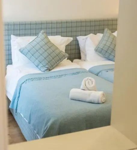 Self Catering , Centre With Parking