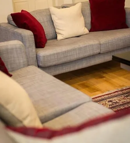 Self Catering , Centre With Parking
