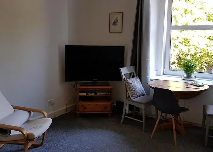 Flat Walk To Princes Streetroyal Mile