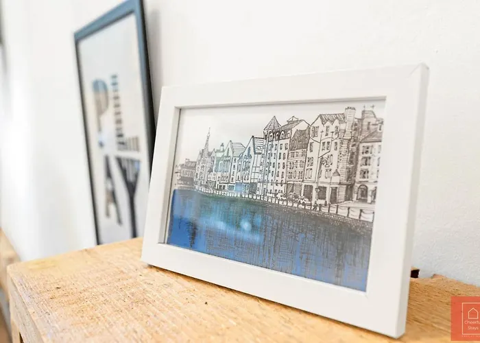 Cheerful Stays: Spacious Flat In Vibrant Leith *
