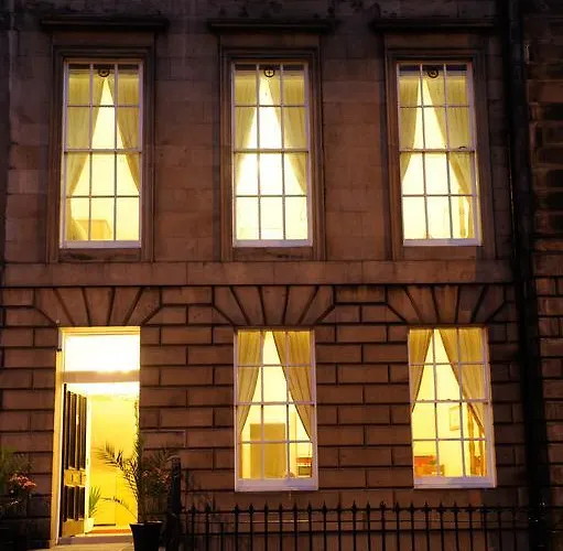 Edinburgh City Suites Апарт-отель Эдинбург