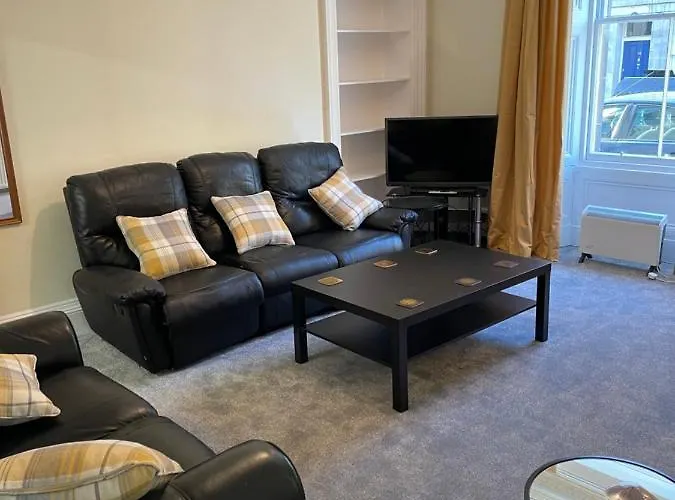 公寓 Central, Main Door Apartment, Spacious 2 Bedrooms- No Stairs 爱丁堡
