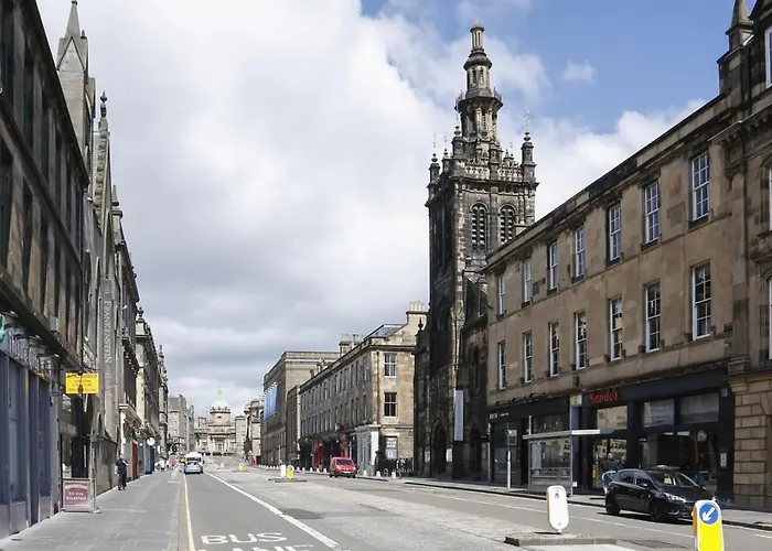 Fabulous 5 Double Bedroom Old Town Edinburgh