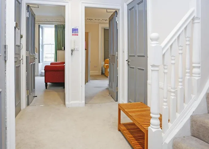 Fabulous 5 Double Bedroom Old Town