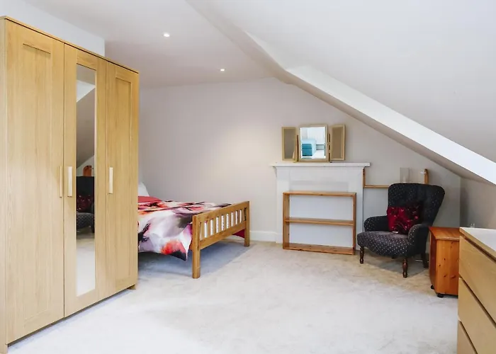 Fabulous 5 Double Bedroom Old Town * Edinburgh