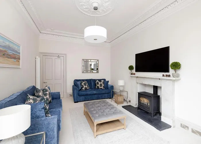 Stylish 3-bedroom Getaway * אדינבורו