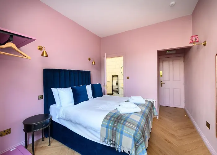 Comfortable Ground Floor Double Edimburgo