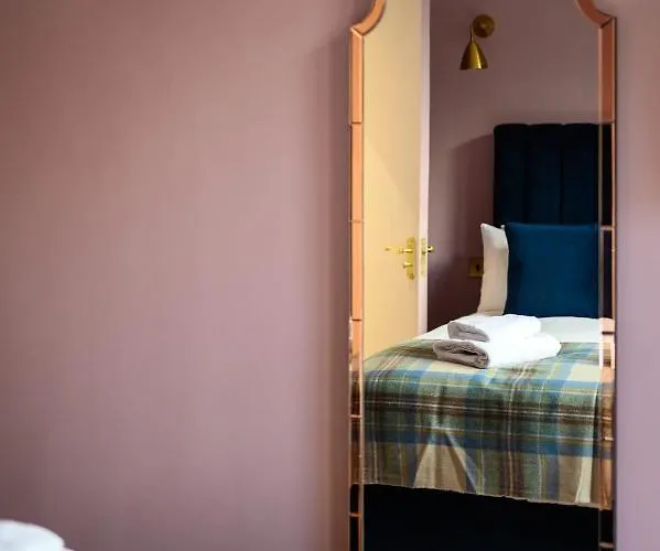 Comfortable Ground Floor Double Edimburgo