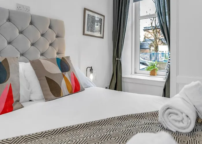 Jamson Pl - 3br Sleeps 7 דירה אדינבורו