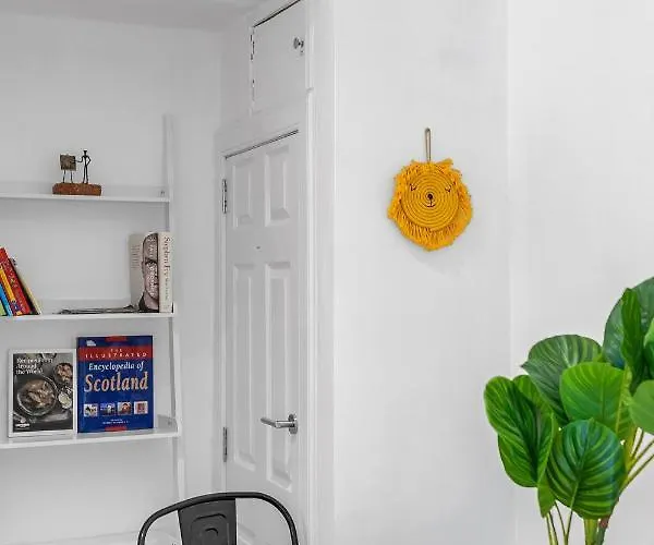 Jamson Pl - 3br Sleeps 7 אדינבורו