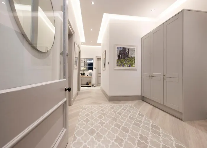 Stylish 3-bedroom Getaway דירה *