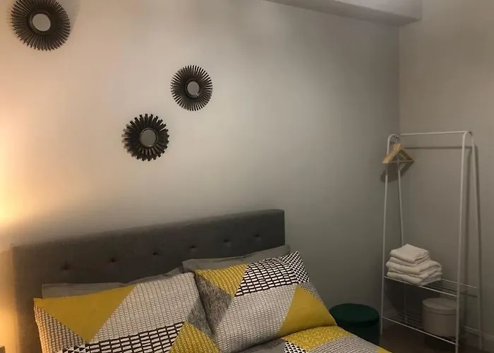 Апартаменты Royal Mile Famous Canongate Flat Эдинбург