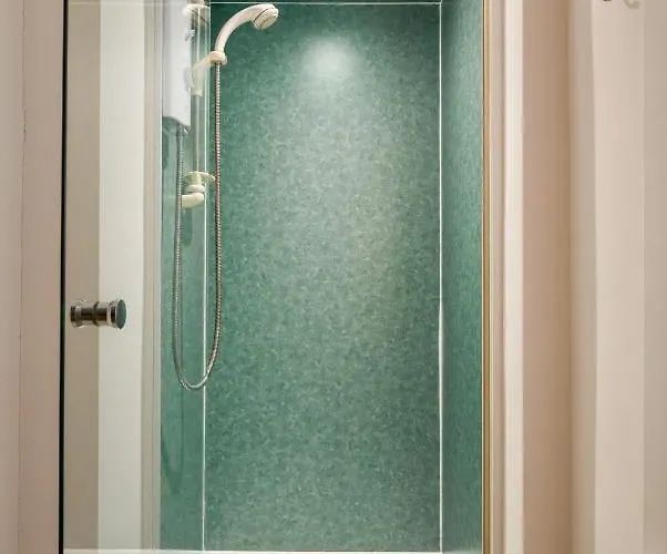 Vibrant Leith Flat *