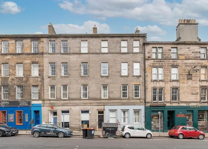 Contemporary 3 Bed City Centre - Ensuite * Edinburgh