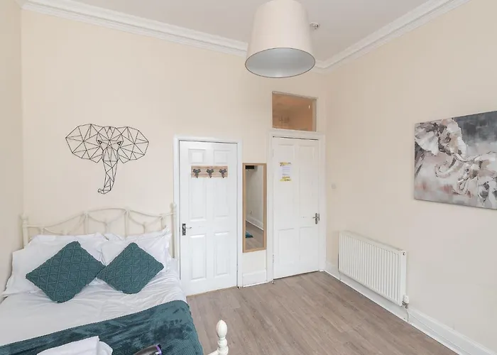 Apartment Contemporary 3 Bed City Centre - Ensuite *