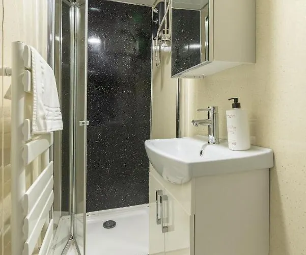 Contemporary 3 Bed City Centre - Ensuite *