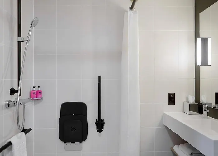 Moxy Fountainbridge Hotel