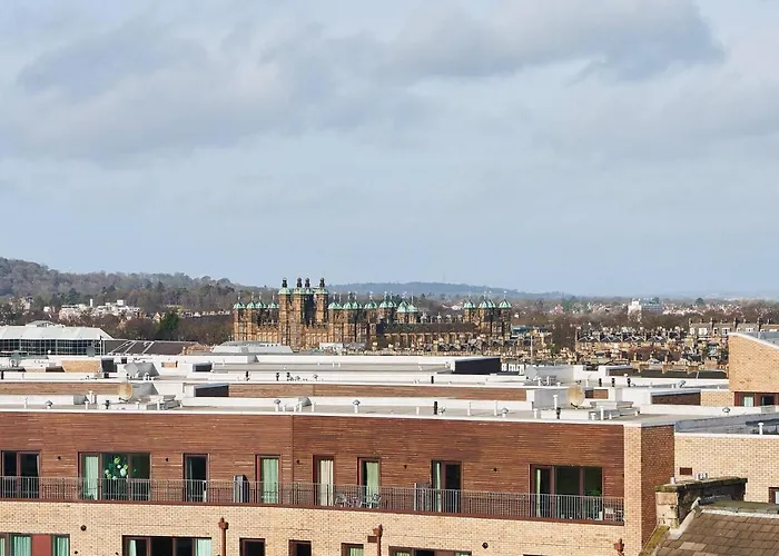 Moxy Fountainbridge Hotel