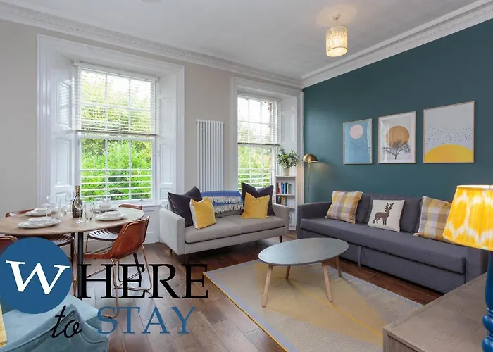 דירה Stylish 2bed Underneath Castle אדינבורו