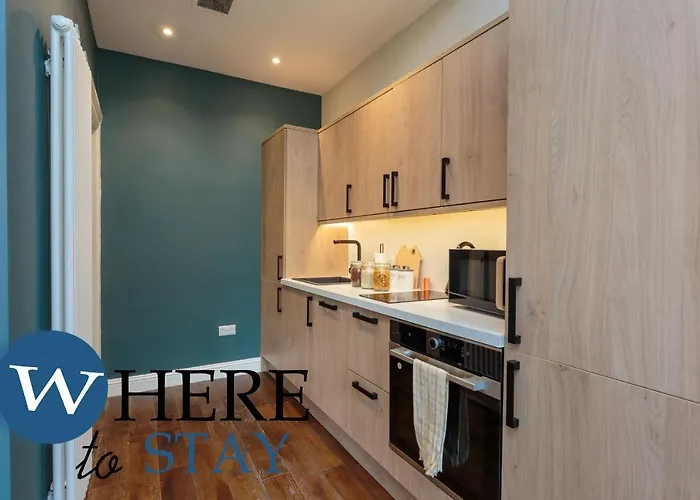 Stylish 2bed Underneath Castle