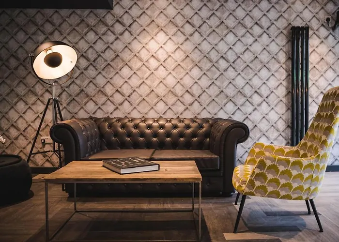 Διαμέρισμα For Students Only - Mcdonald Road In *