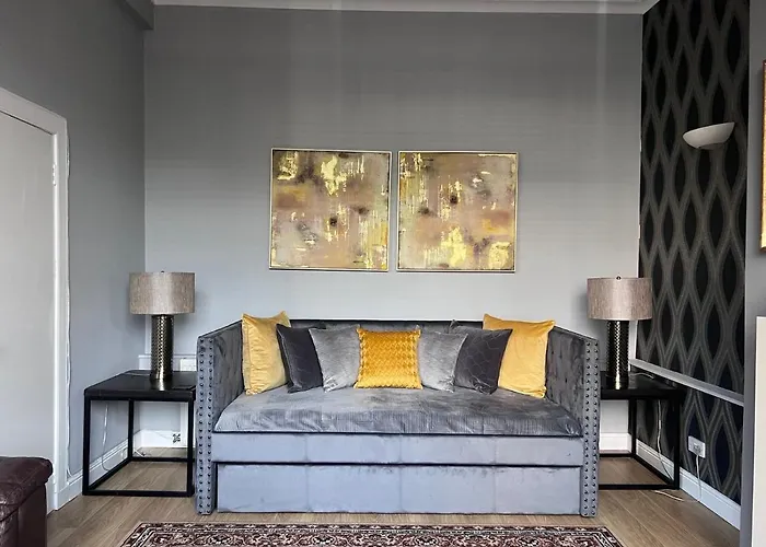 With Views - Sleeps 3 * 爱丁堡