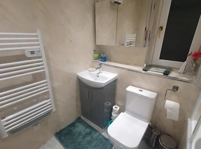 Peaceful Private With Free Parking And Wifi * Edynburg