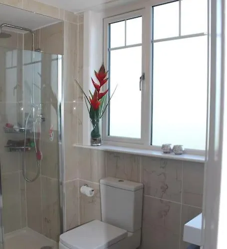 Gorgeous Family 15 Mins From Centre Villa