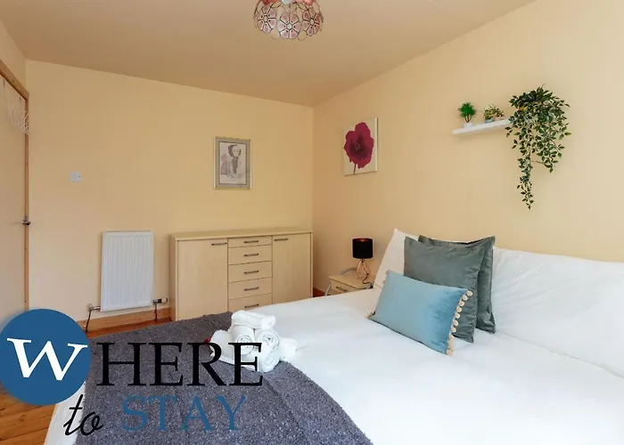 아파트 Lovely By The Hillwood Park-free Parking 에든버러