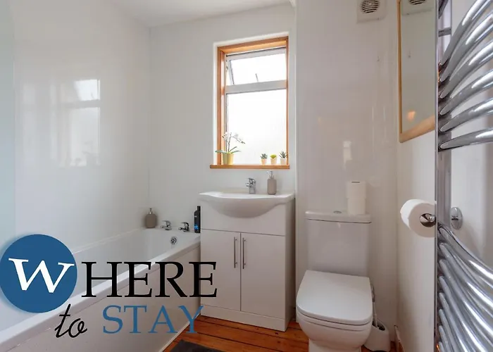 Lovely By The Hillwood Park-free Parking *