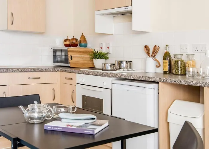 For Students Only - Mcdonald Road In Εδιμβούργο