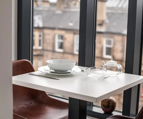 For Students Only - Mcdonald Road In Διαμέρισμα *