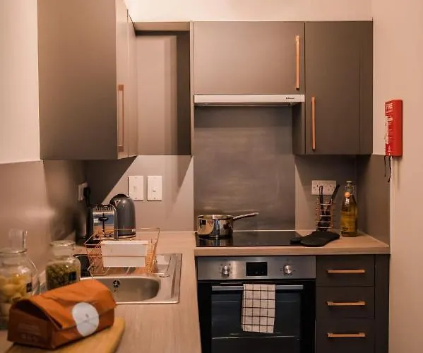 For Students Only - Mcdonald Road In * Εδιμβούργο