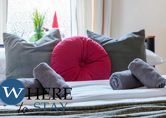 Beautiful 2bed Ground-f Pitt St. דירה *