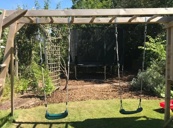 Gorgeous Family 15 Mins From Centre Villa