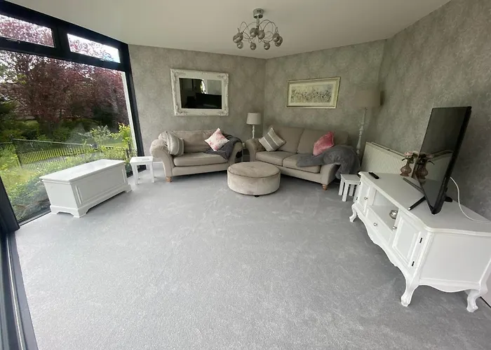 Gorgeous Family 15 Mins From Centre Villa *