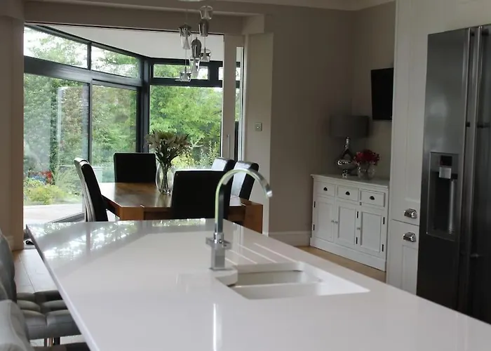 Gorgeous Family 15 Mins From Centre Villa *