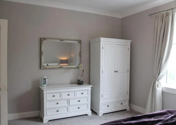 Gorgeous Family 15 Mins From Centre Villa