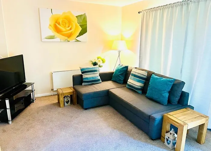 Apartment Cakemuir Detached House, 3 Bed, Free Parking &private Garden *