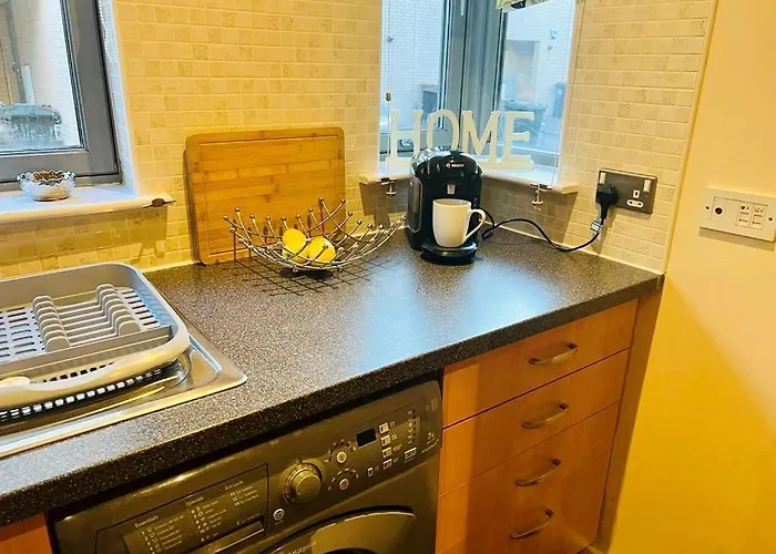 Cakemuir Detached House, 3 Bed, Free Parking &private Garden Apartment