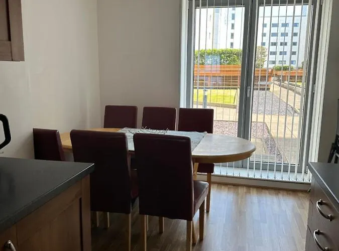 Stunning Waterfront Western Harbour אדינבורו