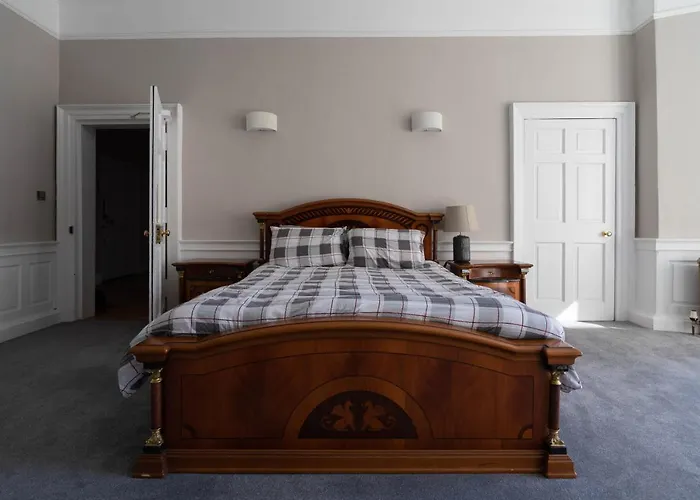 Luxury Apartment/flat Centre דירה אדינבורו