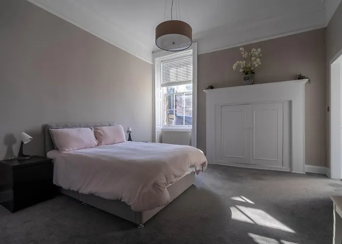 Luxury Apartment/flat Centre אדינבורו