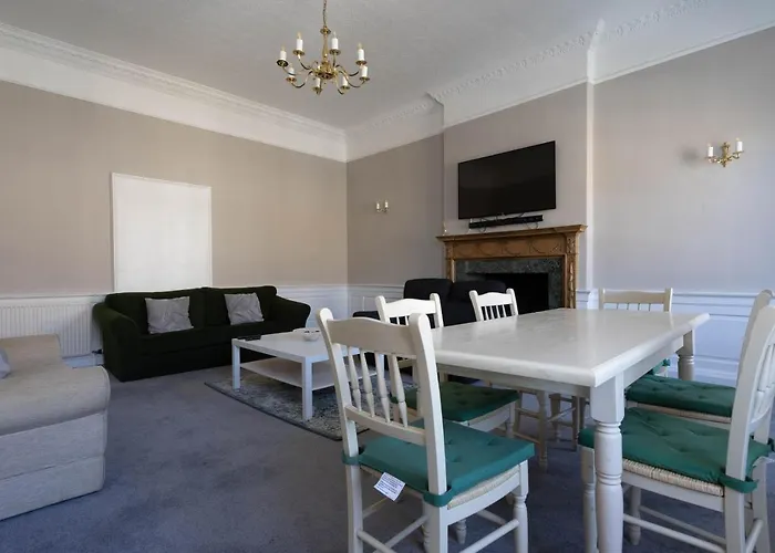 Luxury Apartment/flat Centre דירה