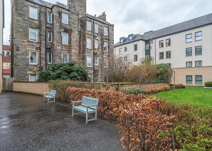 Cosy Modern Flat - Pass The Keys * Edinburgh