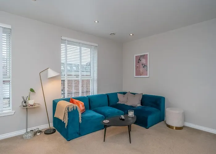 Cosy Modern Flat - Pass The Keys