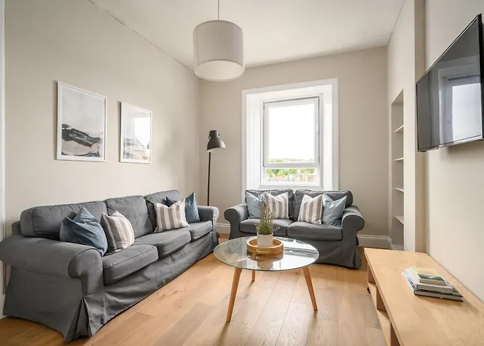 The New Town Lookout By Calton Living Edinburgh